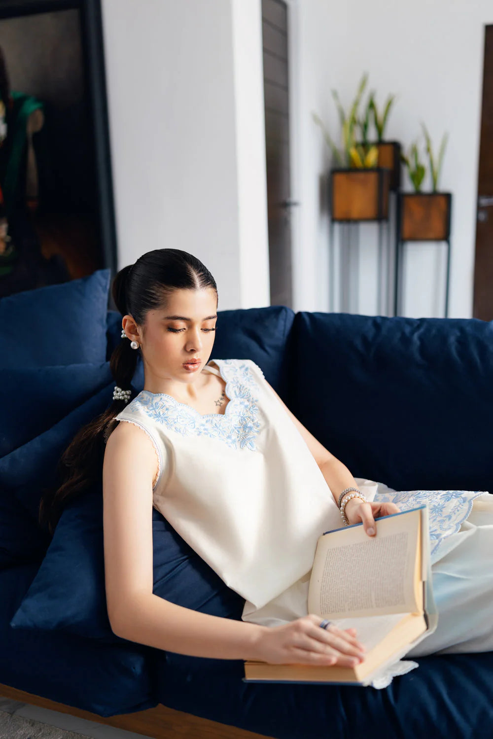 Zaib Staycation '25 - IVORY LUXURY EMBROIDERED 2PCS SET (NPA2-25303)