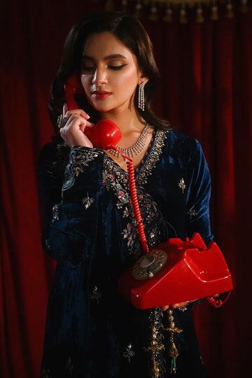 Ansab Jahangir So Hot - Luxury Velvets '25 - Farah