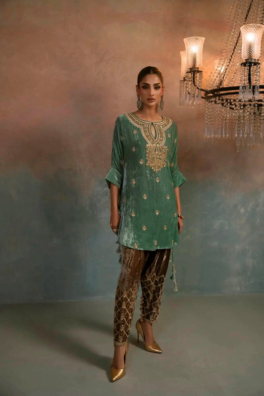 Ayesha Somaya Velvet '25 - Champagne Gold