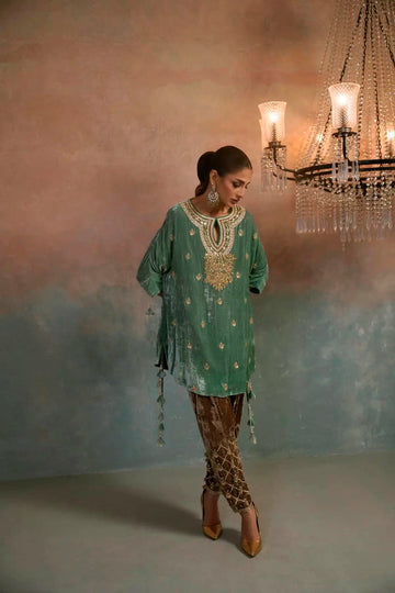 Ayesha Somaya Velvet '25 - Champagne Gold