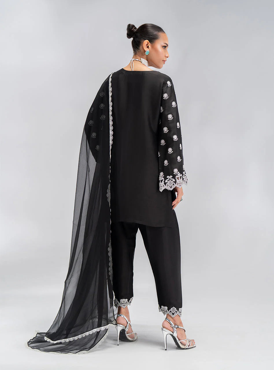 Ciar | Zainab Chottani