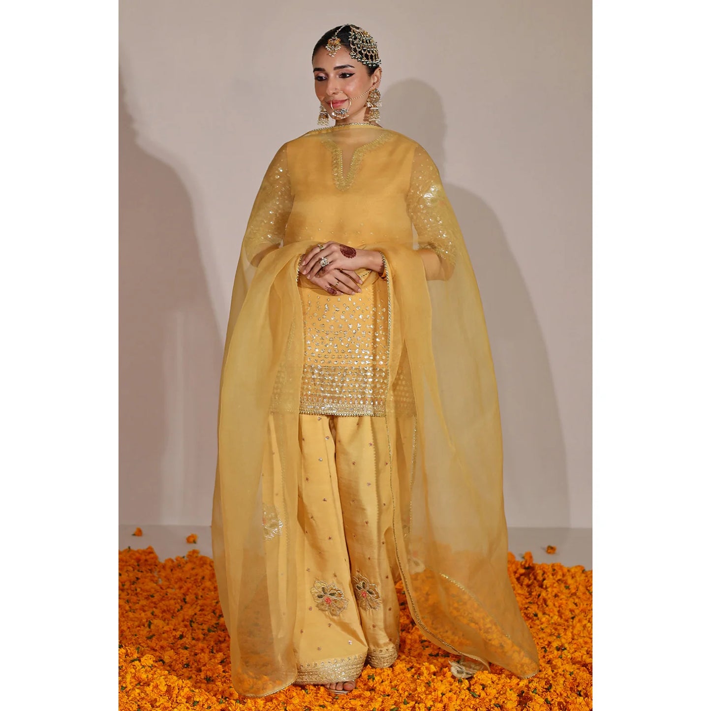 PALE YELLOW OUTFIT | DYOT