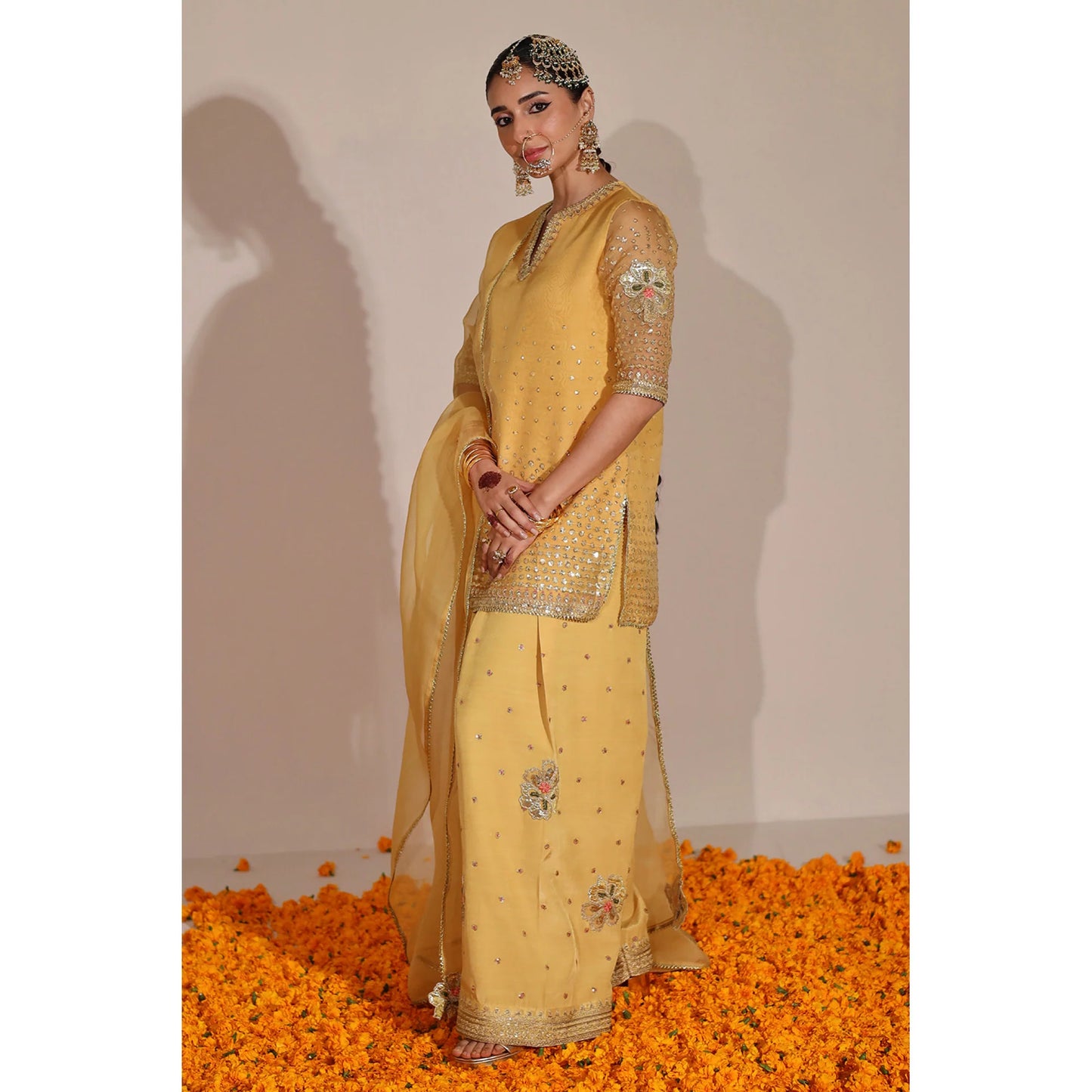 PALE YELLOW OUTFIT | DYOT