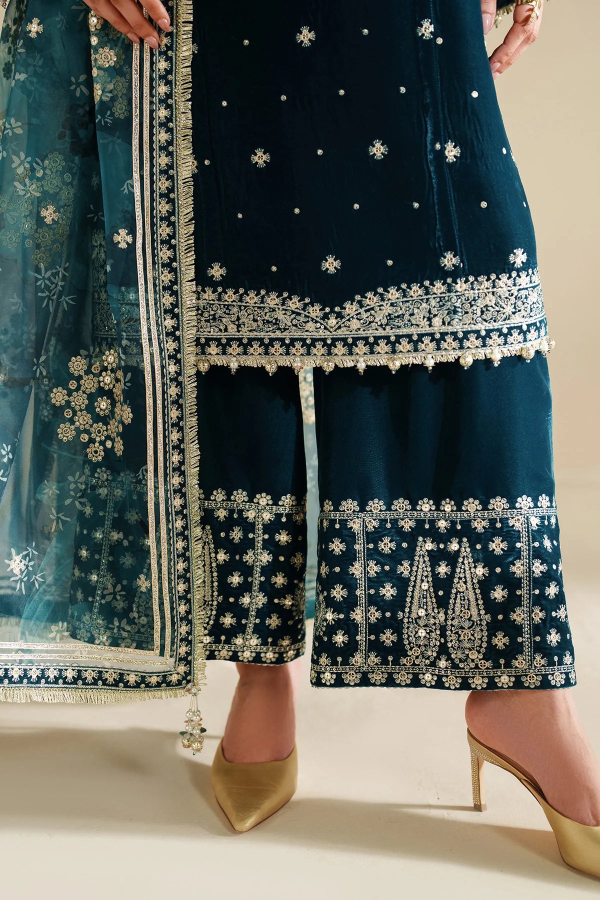 VELVET EMBROIDERED VELVET FORMAL VVF D-2 JZ-VVF-D2-0 | 3 PIECES