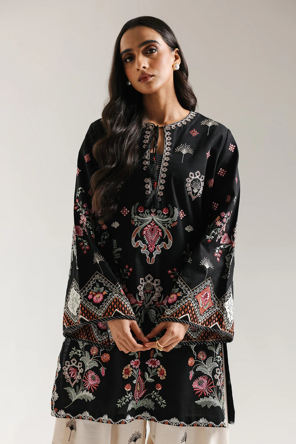 JET BLACK | E3708/103/902 | Rozana collection 25' - Drop 03 | Ethnc