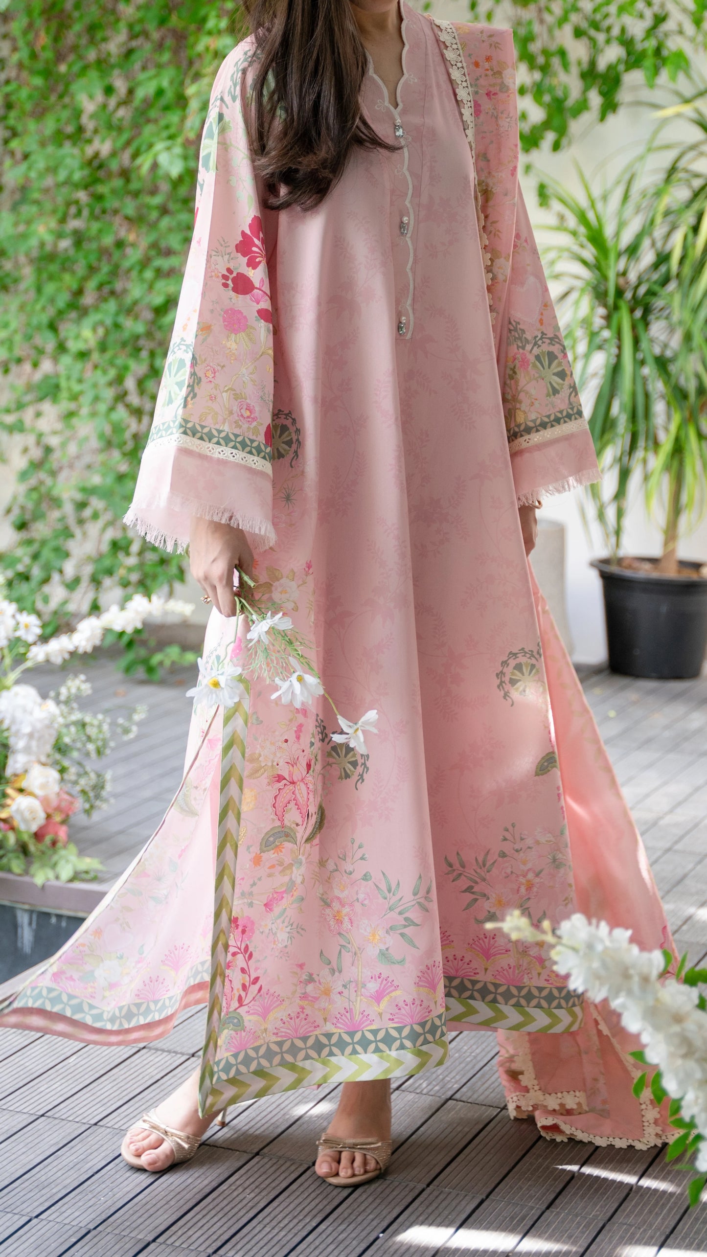 Nour Kurta & Izaar