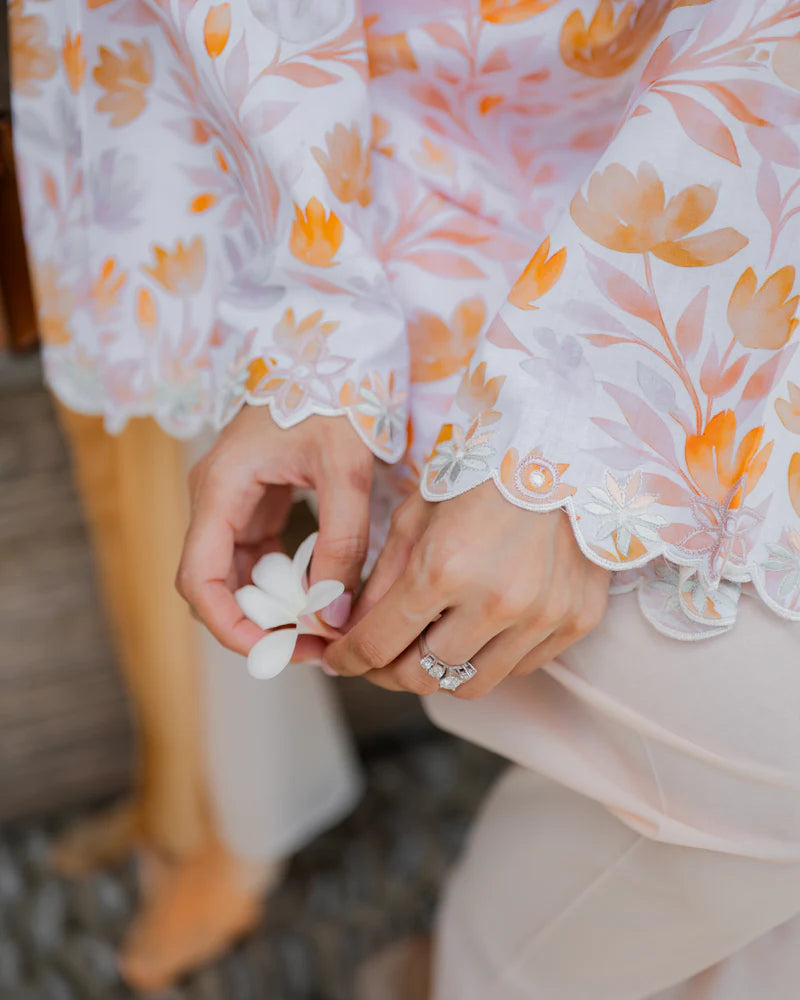 Peach Petals | LIRA