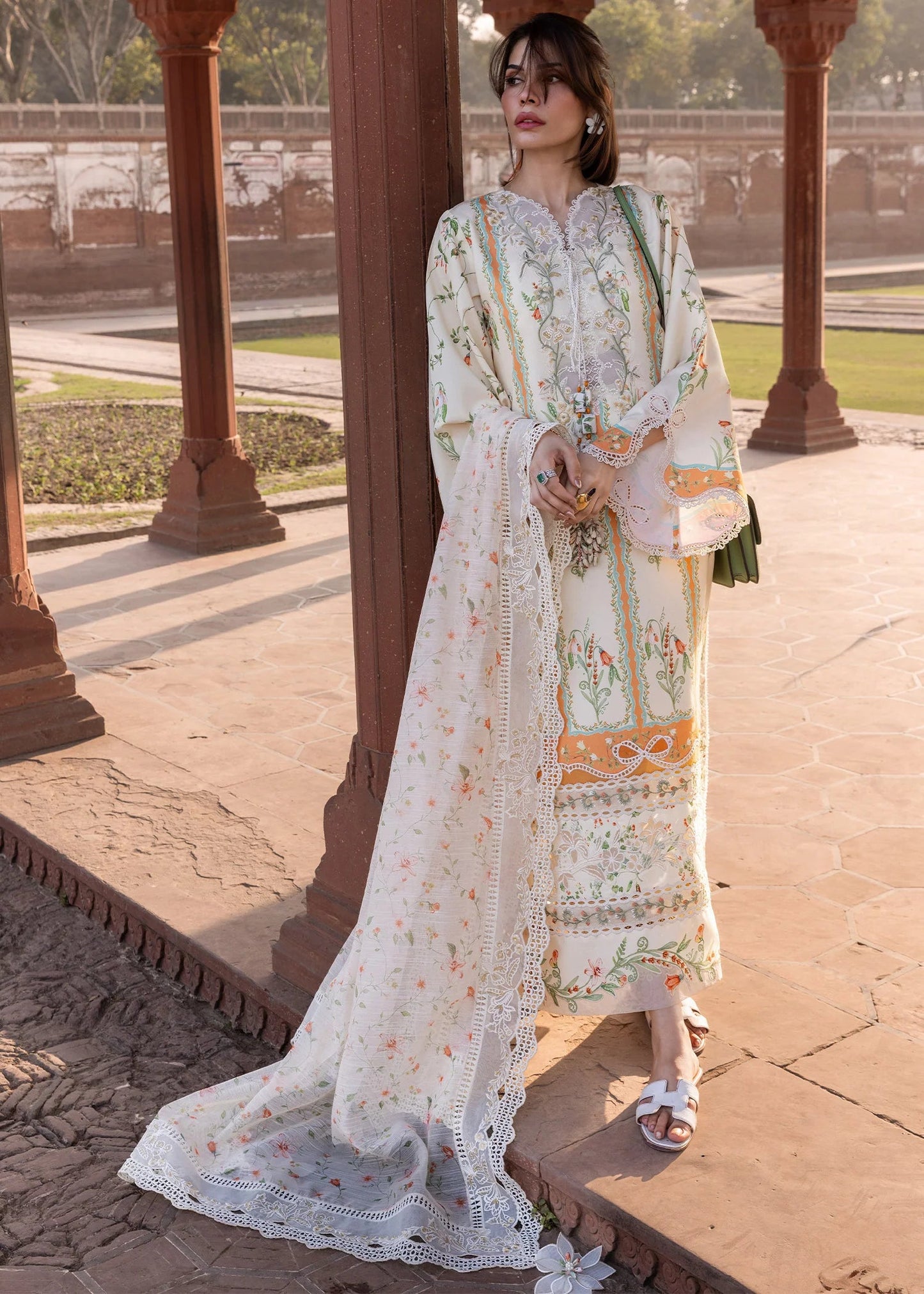 SUN-KISSED LETTER-D9A | Flow By Crimson Lawn'26 | CRIMSON
