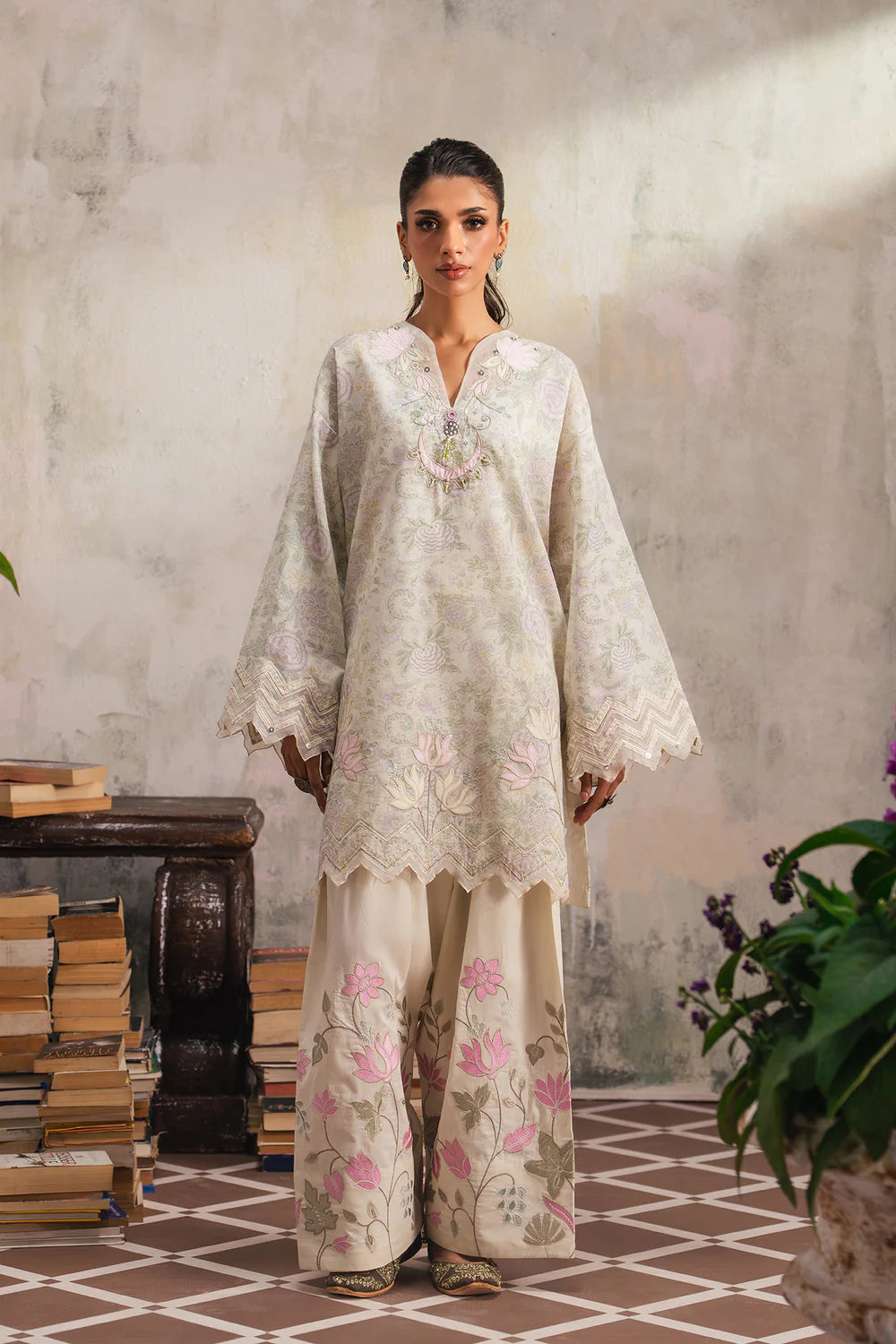 EMBROIDERED SUIT