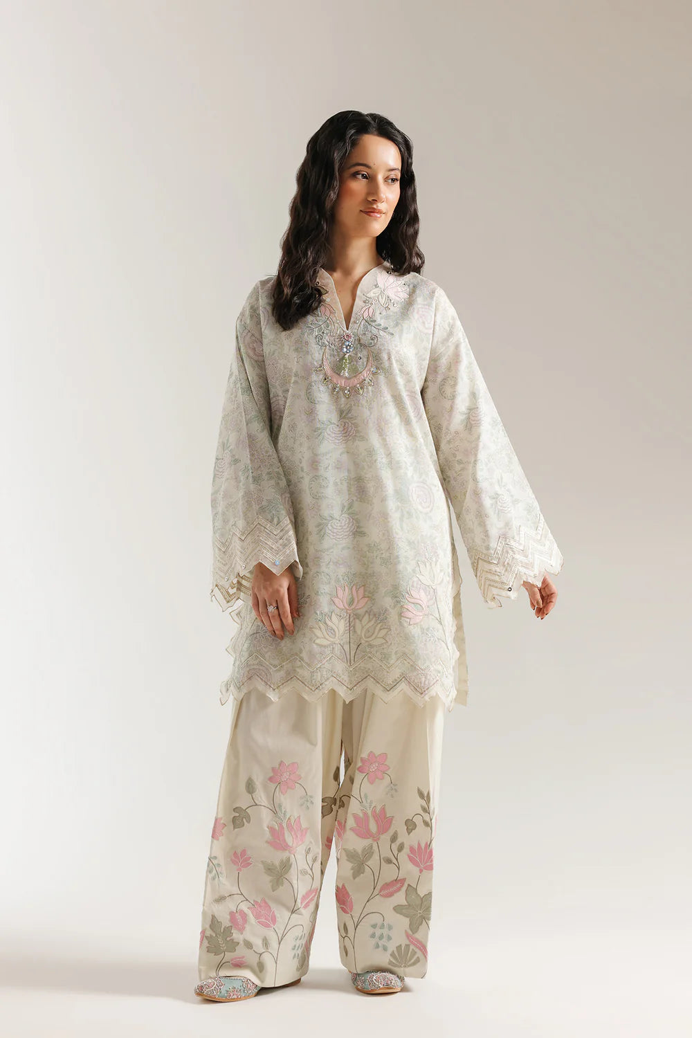 EMBROIDERED SUIT