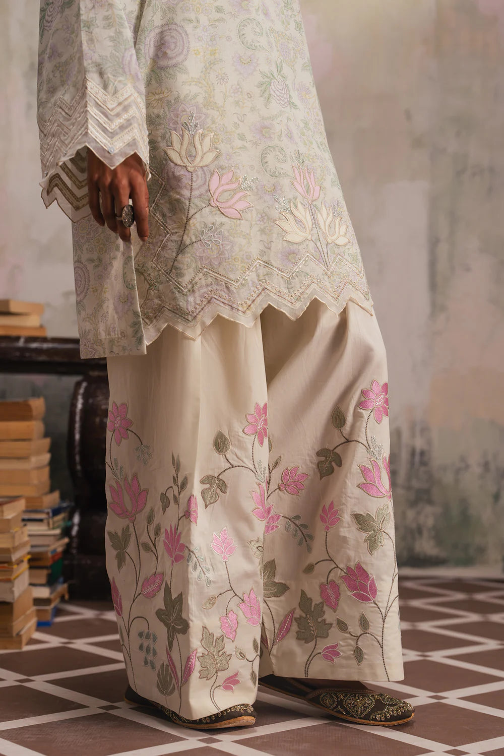 EMBROIDERED SUIT