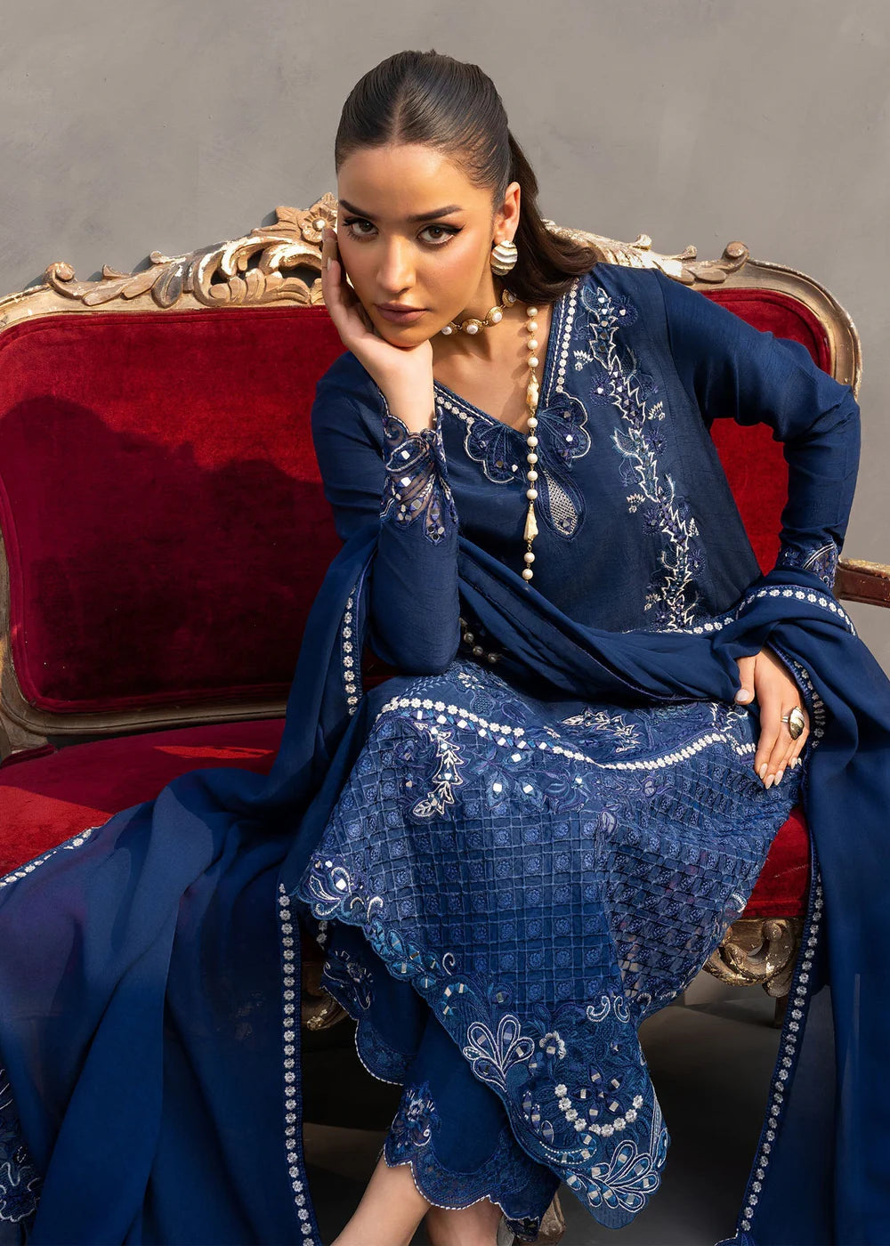 Veloura | Nureh | Saira Shakira