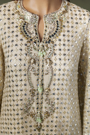 Ammara Khan Solenne '25 - Mirror Bloom (D-10)