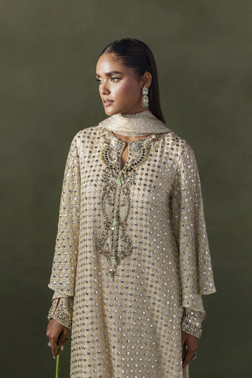 Ammara Khan Solenne '25 - Mirror Bloom (D-10)
