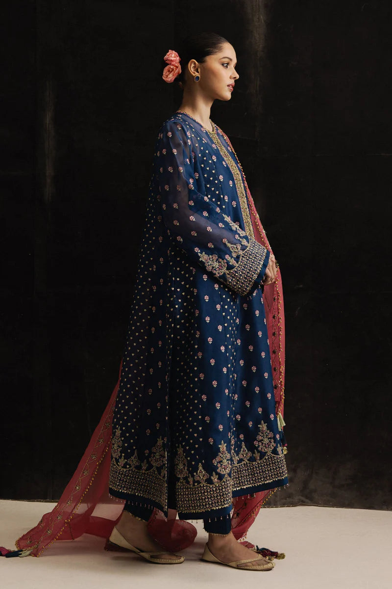 PARIZAAD | STUDIO PORTRAITS | Zara Shahjahan