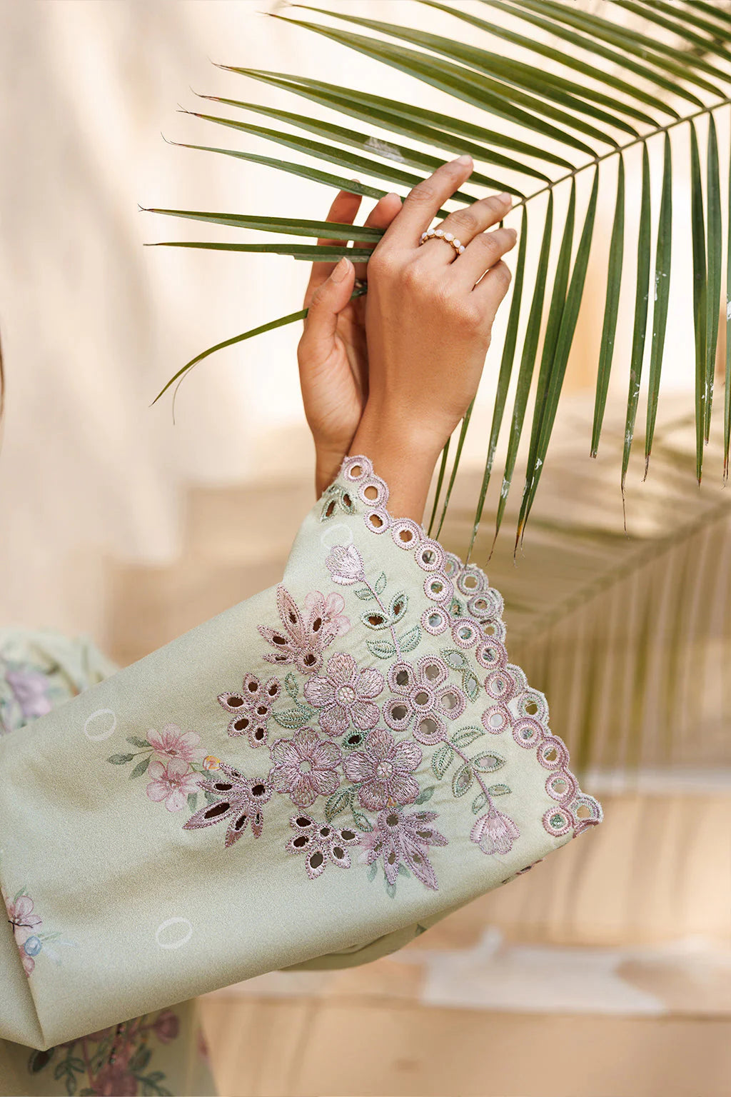 UE-665 Printed Lawn | Iznik