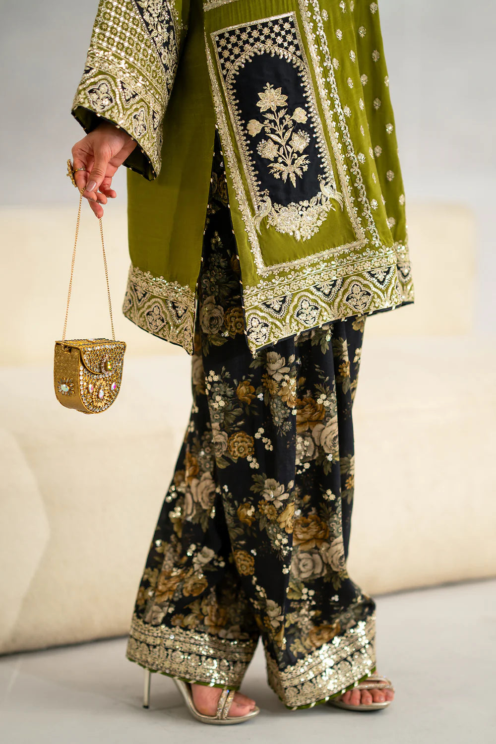 EMBROIDERED SUIT
