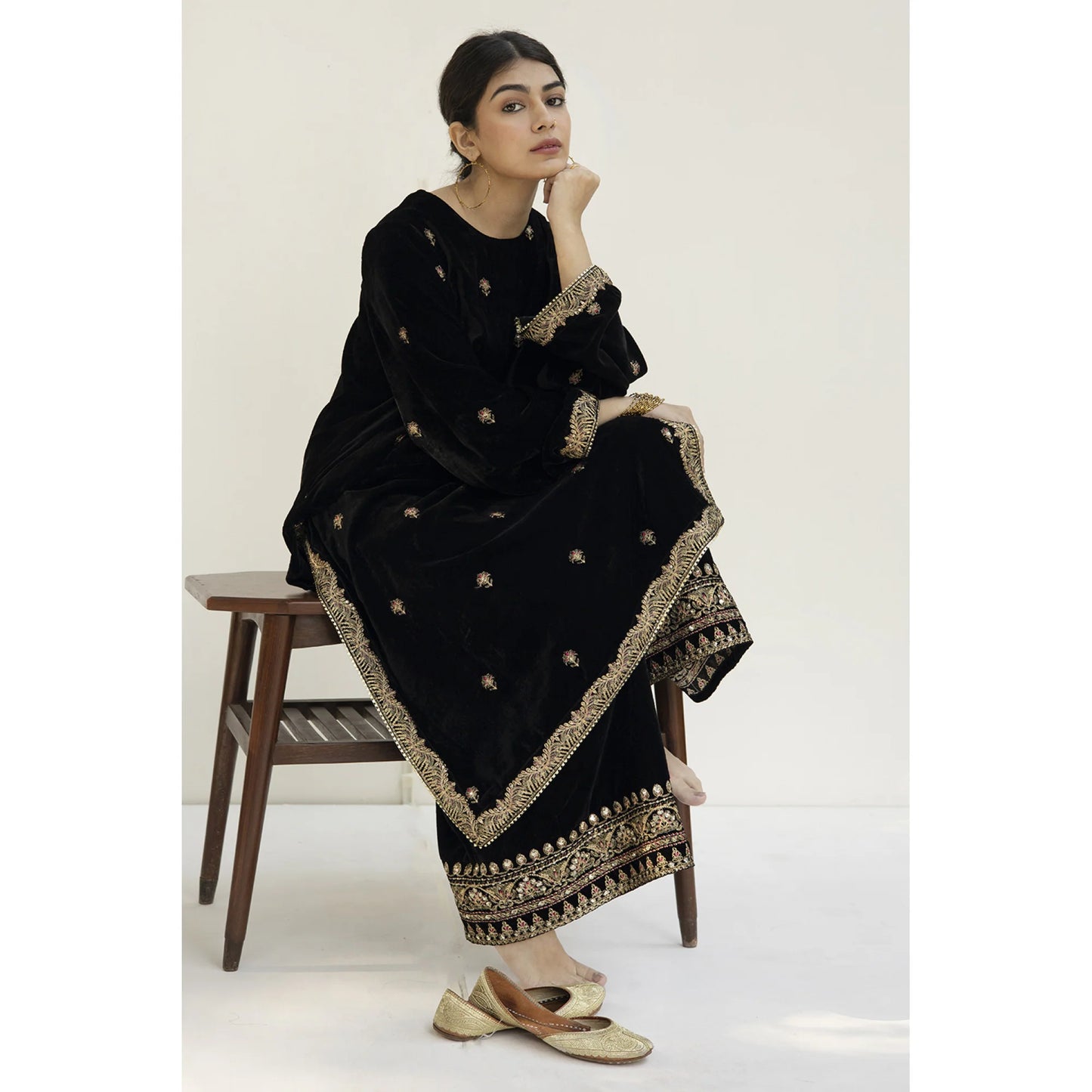 BLACK OUTFIT | DYOT