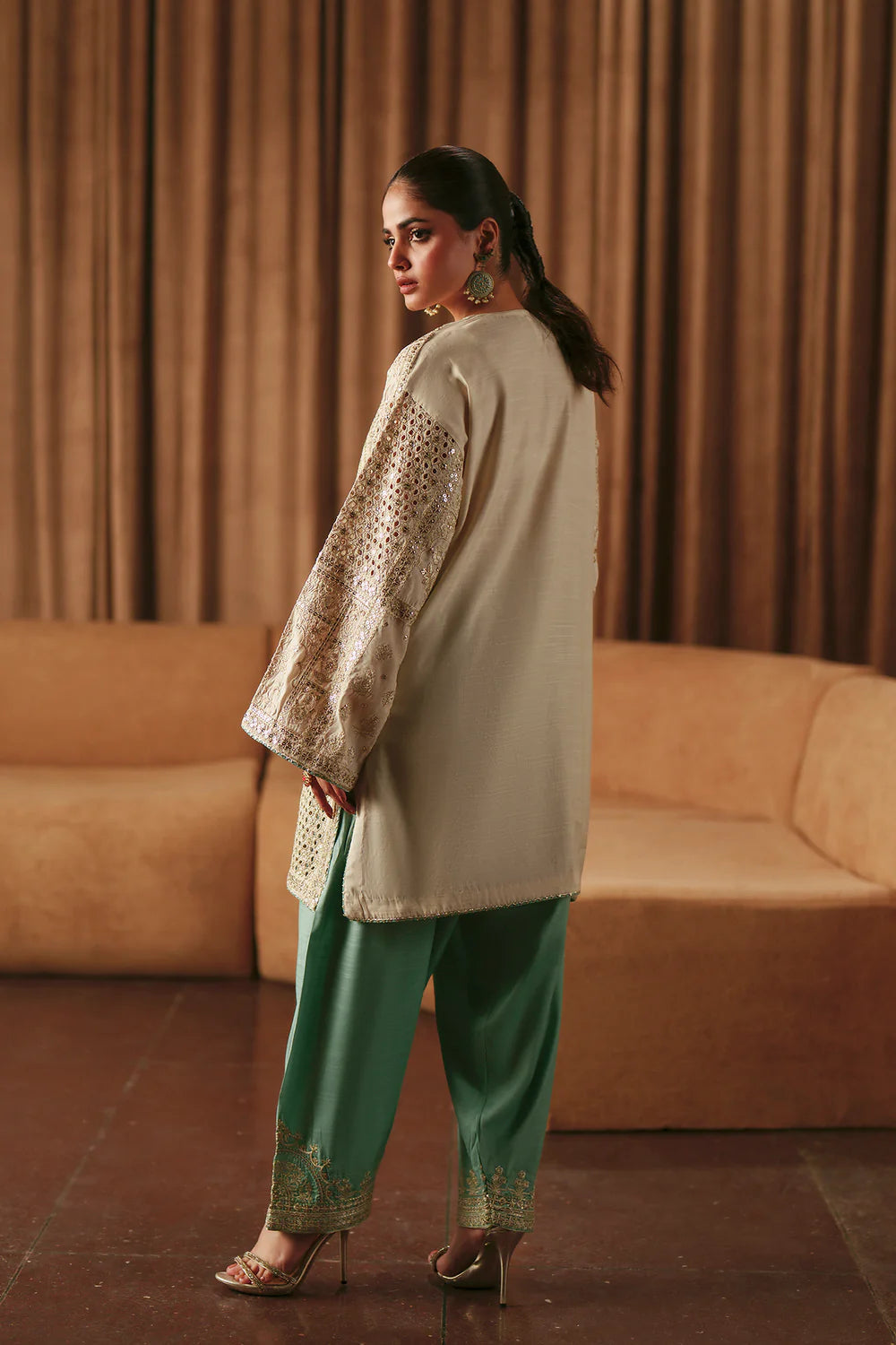 OFF WHITE | E1013/104/002 | Boutique Collection SS '26 Drop I | Ethnc