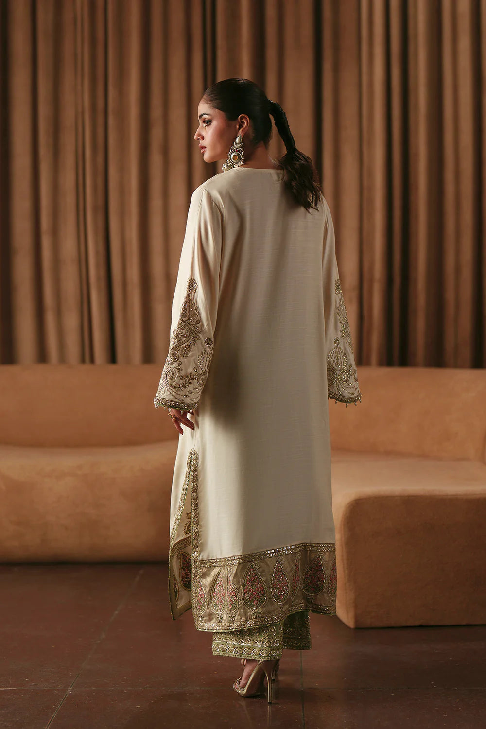 OFF WHITE | E1023/104/002 | Boutique Collection SS '26 Drop I | Ethnc