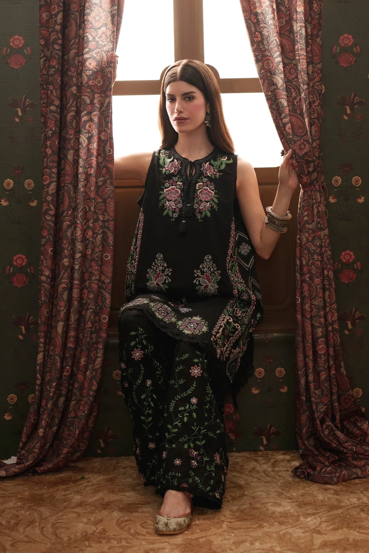 EMBROIDERED SUIT (E4905-103-901) Ethnc - Rozana Winter Drop III