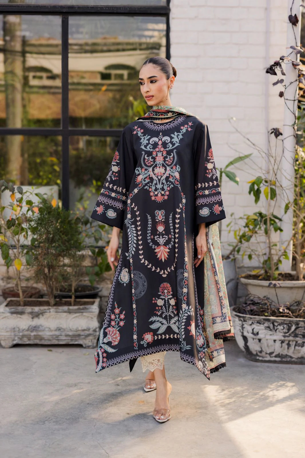 IZNIK (B) Barae Khanom