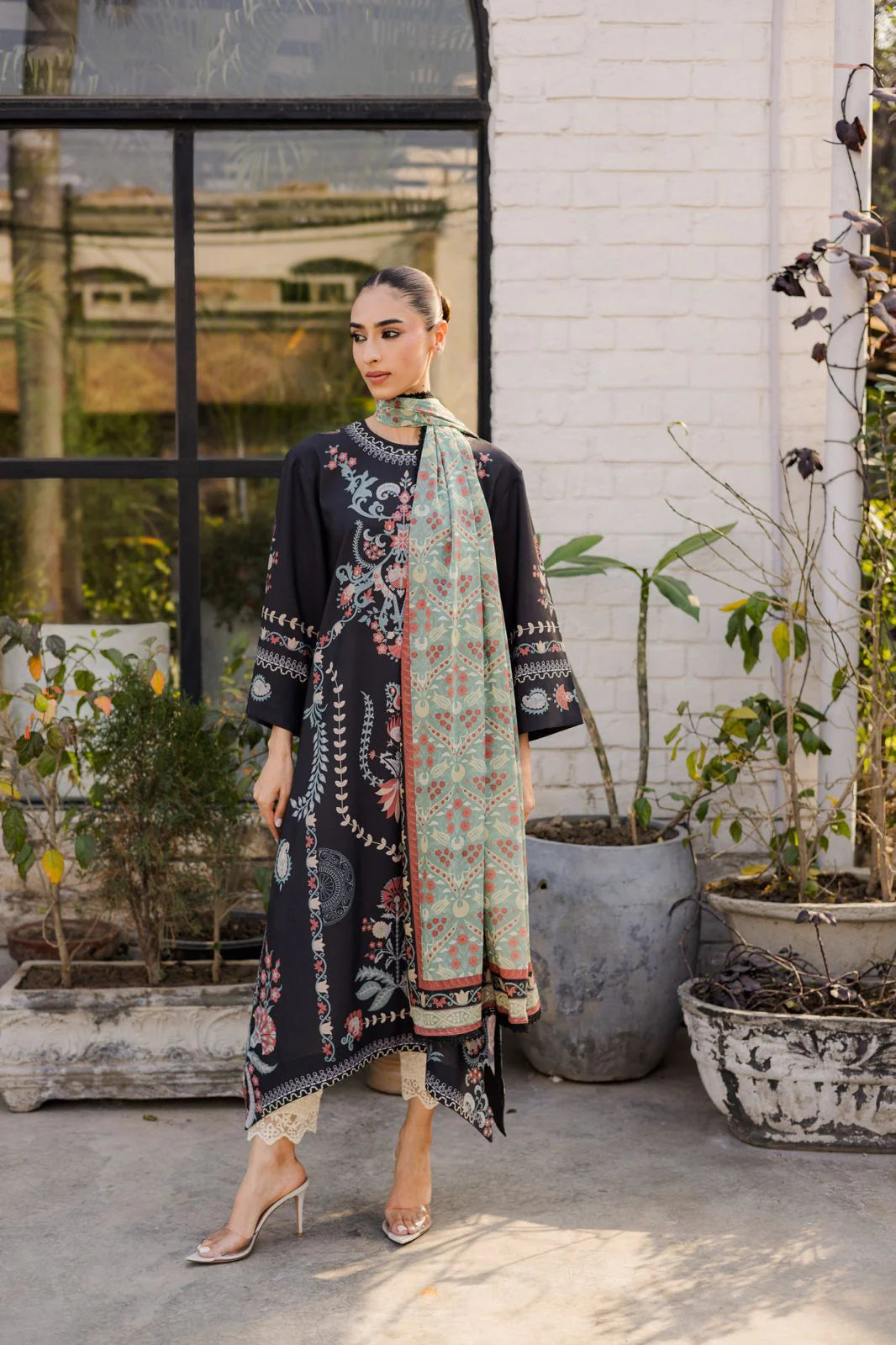 IZNIK (B) Barae Khanom