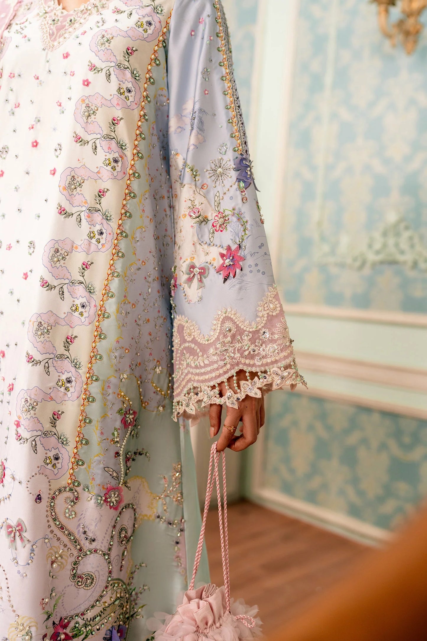 QSL-05 AKARI Qalamkar - Luxe Silk '26