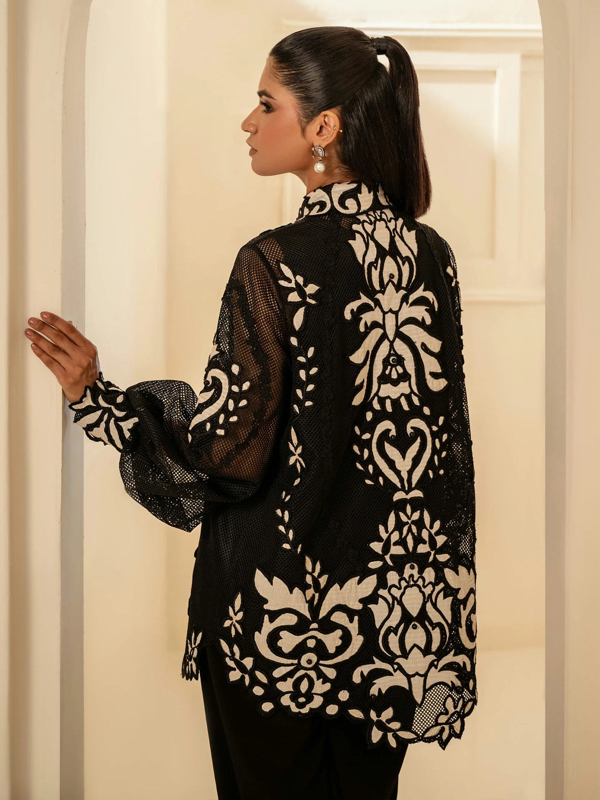 Iqa Lea '26 - Ambre - Black