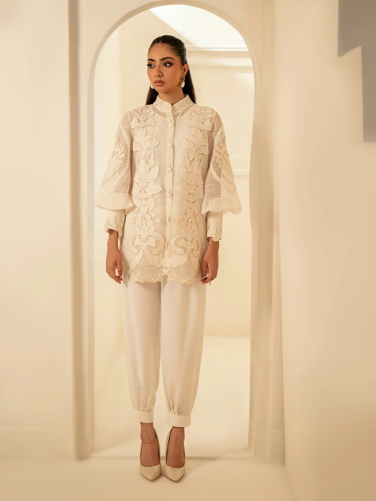 Iqa Lea '26 - Ambre - Ivory