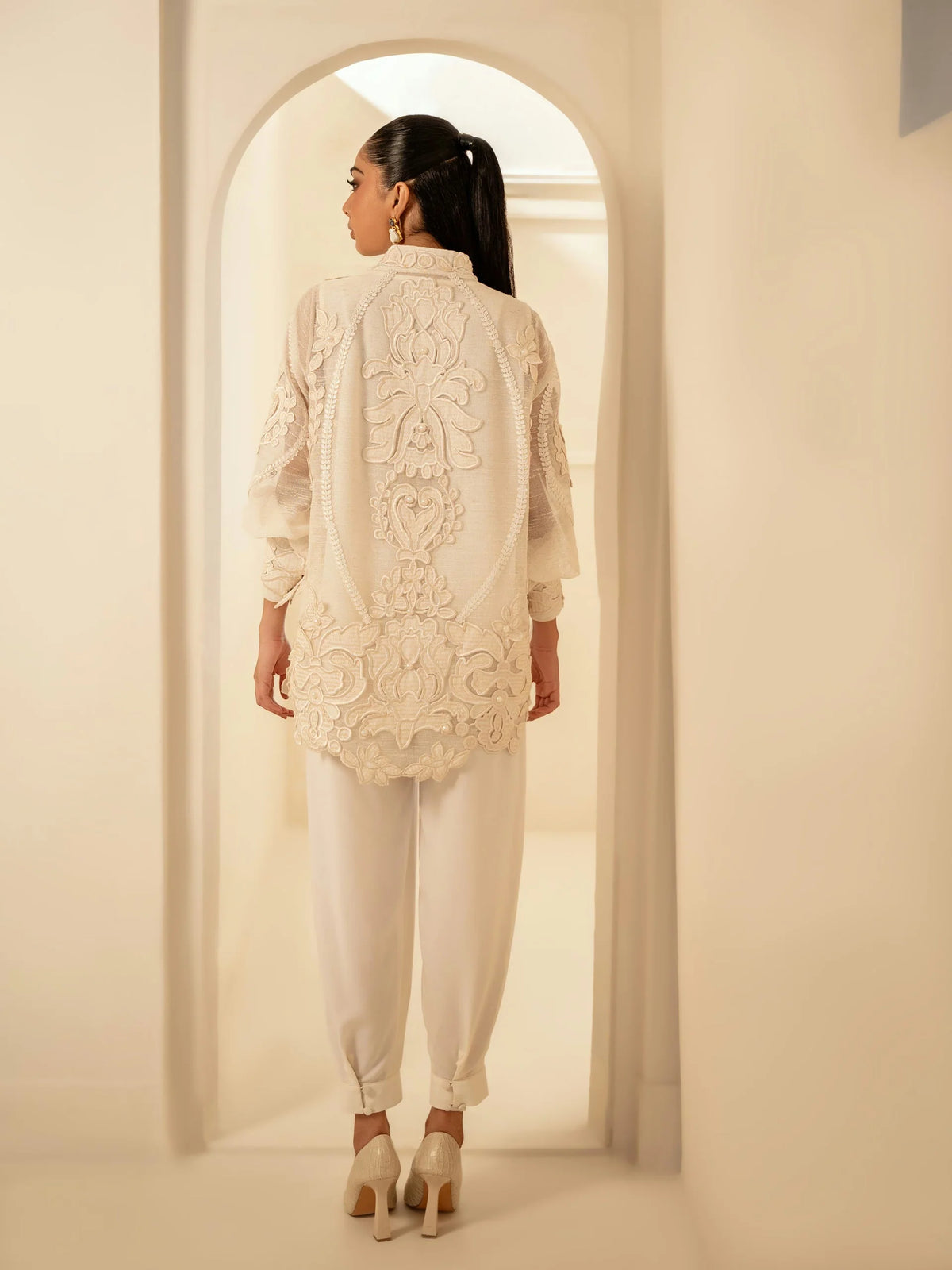 Iqa Lea '26 - Ambre - Ivory