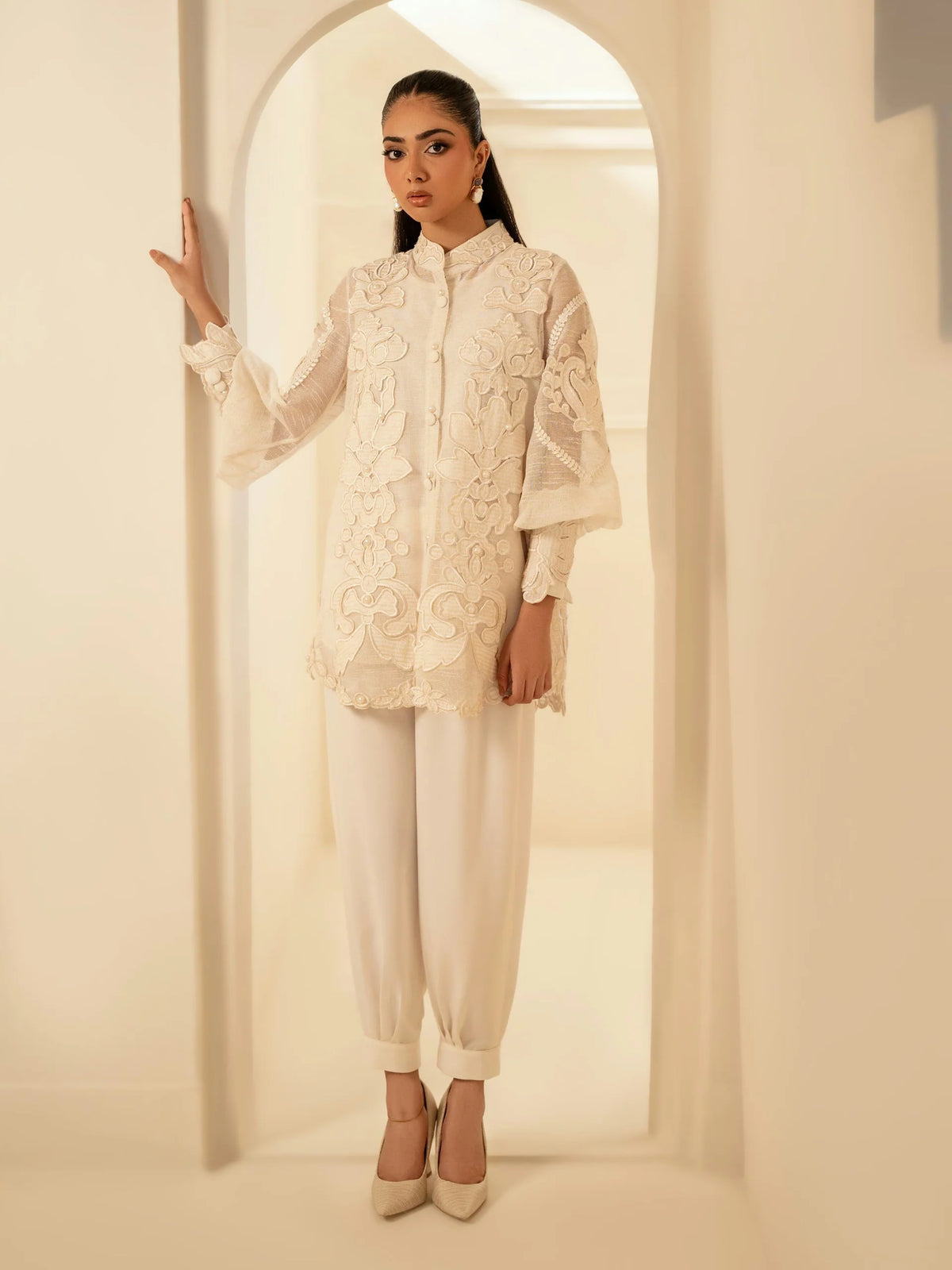 Iqa Lea '26 - Ambre - Ivory