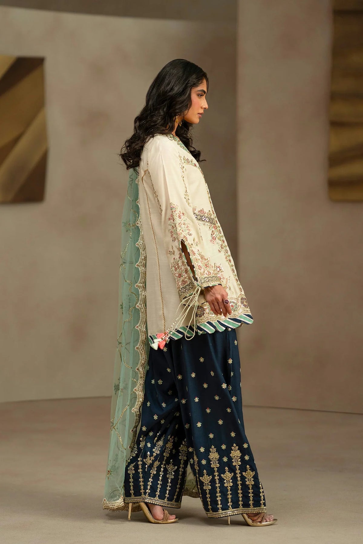 Ethnc Women Boutique '26 - EMBROIDERED SUIT | E1226/104/005