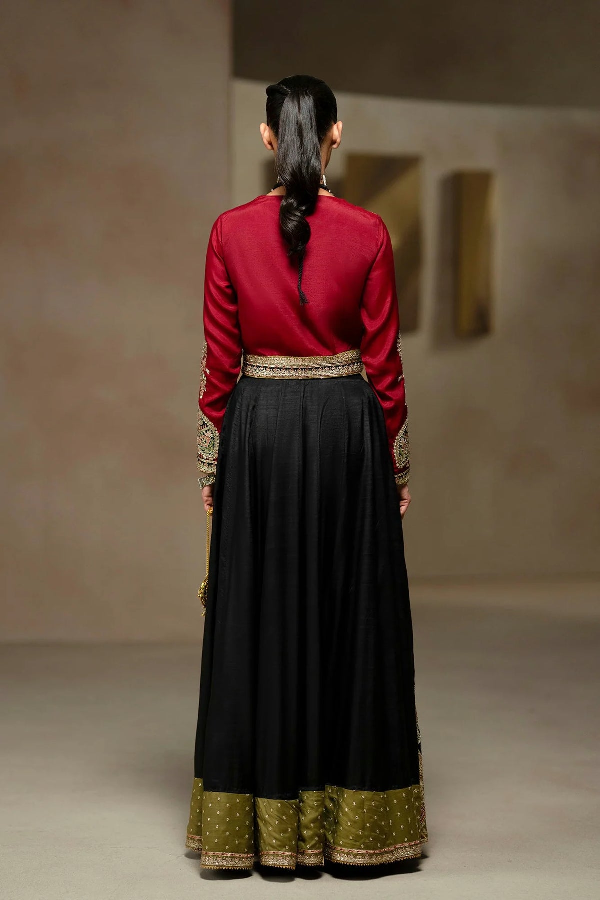 Ethnc Women Boutique '26 - EMBROIDERED SUIT | E1261-104-901