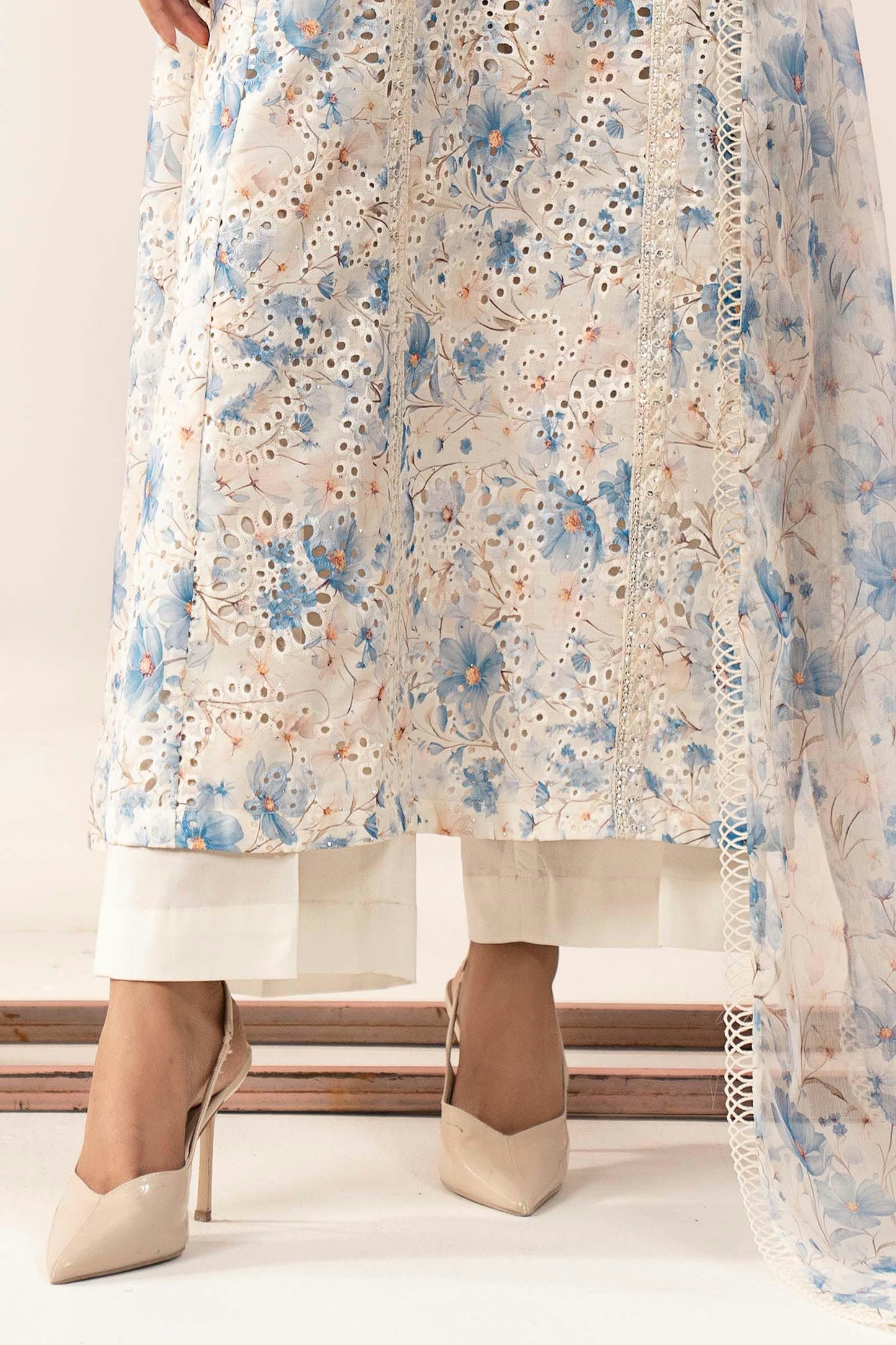 Maria.B Desi Summer Pie '26 - 3 Piece Embroidered Lawn Suit | 26106-esm-frz