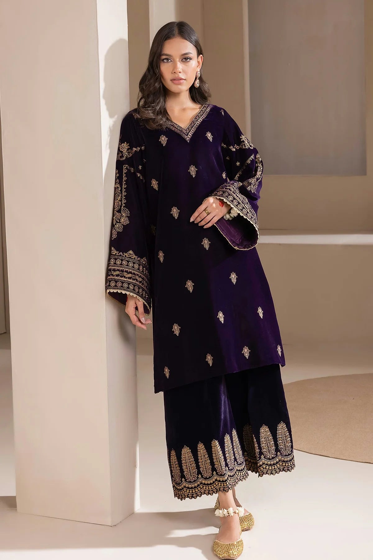 Baroque Unstitched Velvet '26 - EMBROIDERED VELVET F-420