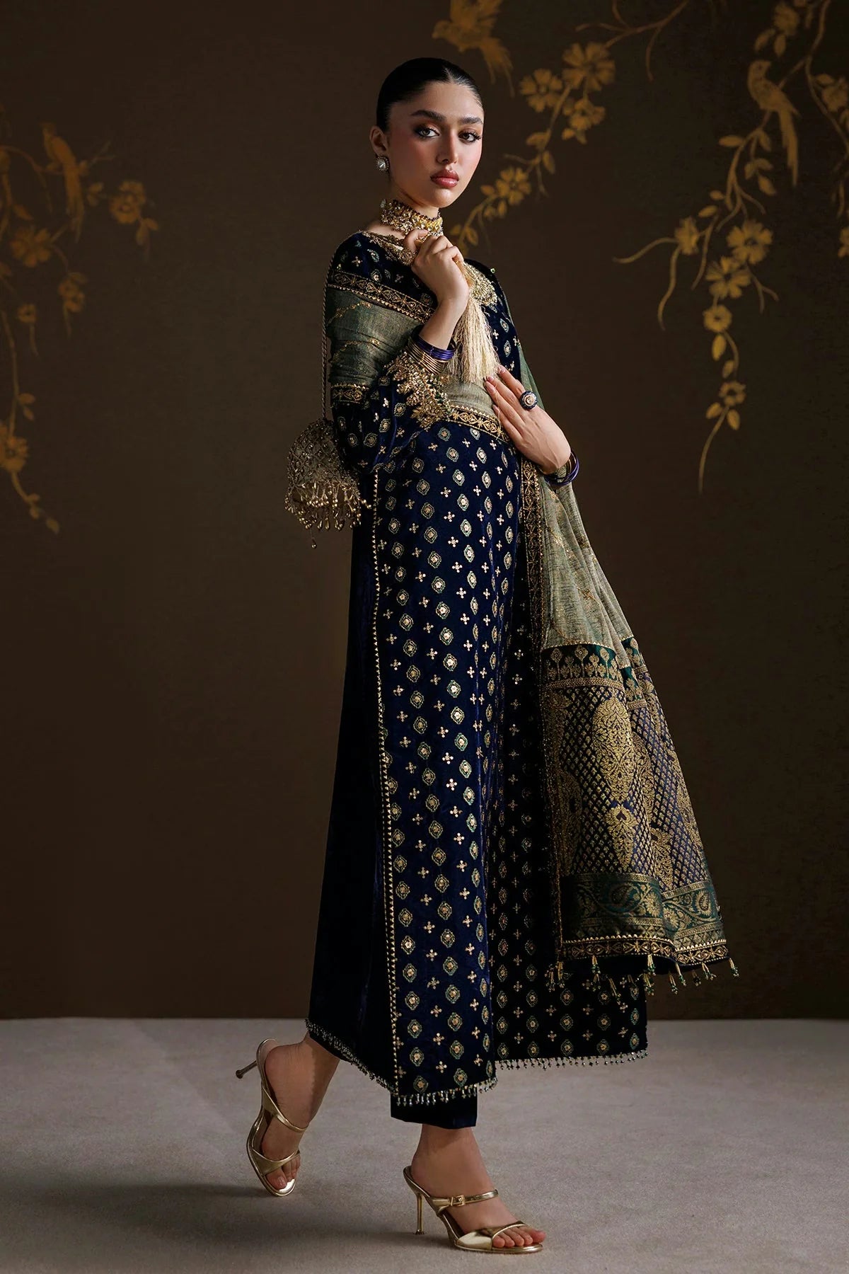 Baroque Unstitched Velvet '26 - EMBROIDERED VELVET F-4551
