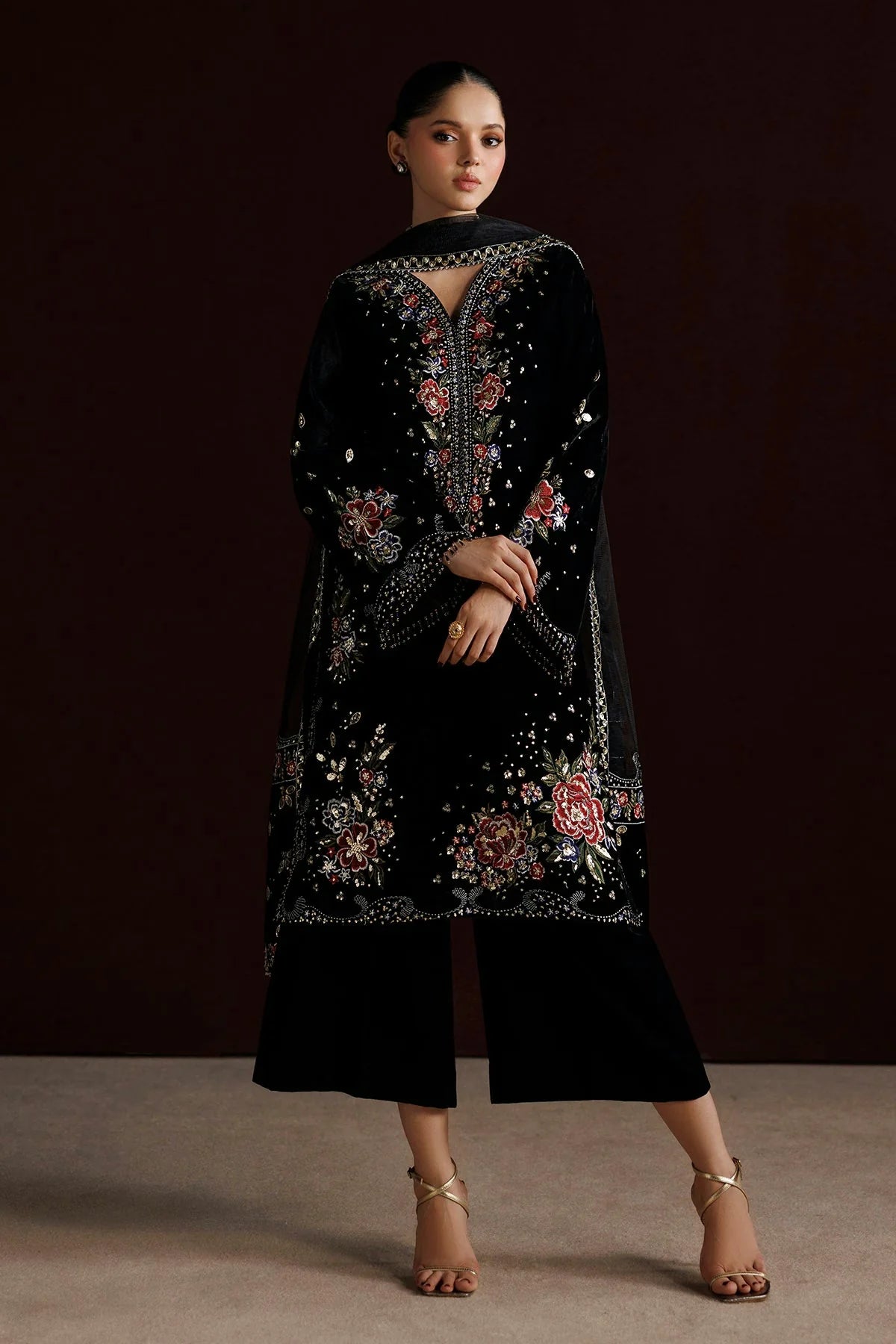 Baroque Unstitched Velvet '26 - EMBROIDERED VELVET F-4552
