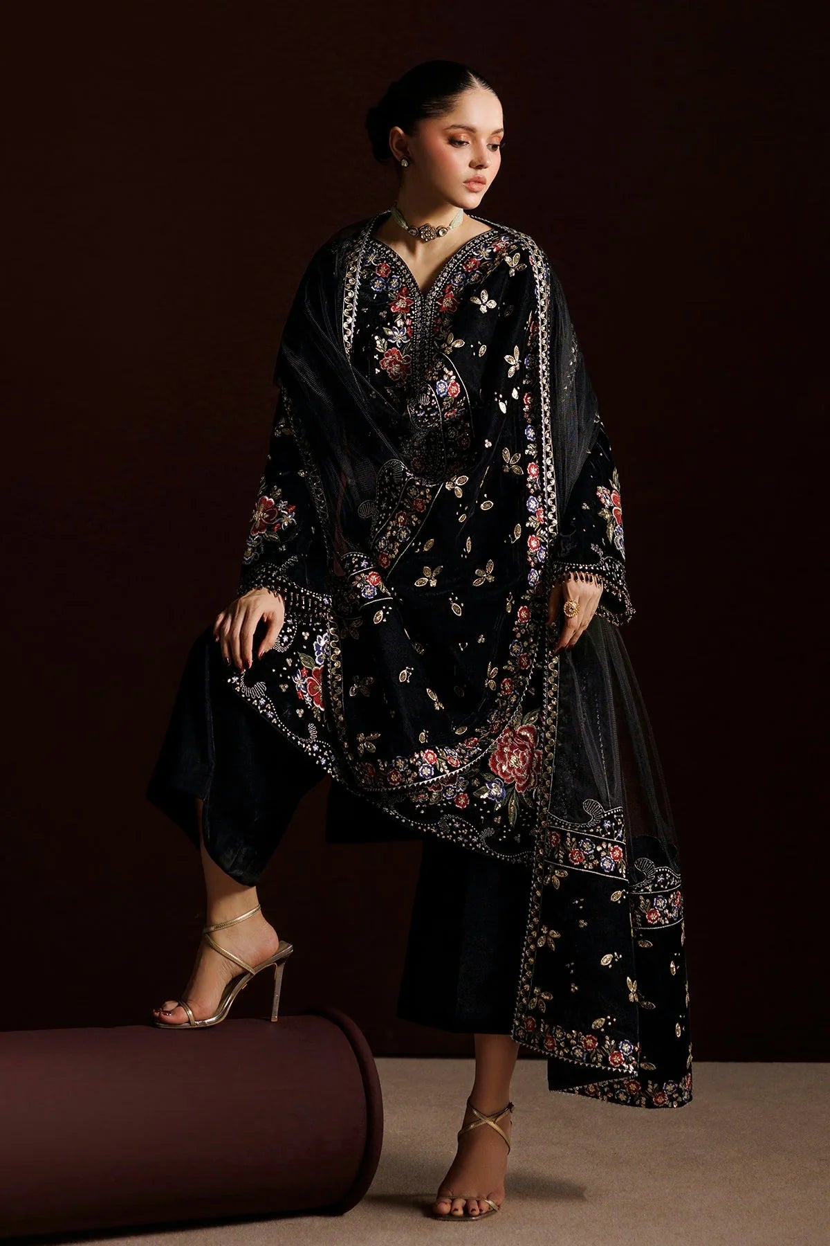 Baroque Unstitched Velvet '26 - EMBROIDERED VELVET F-4552