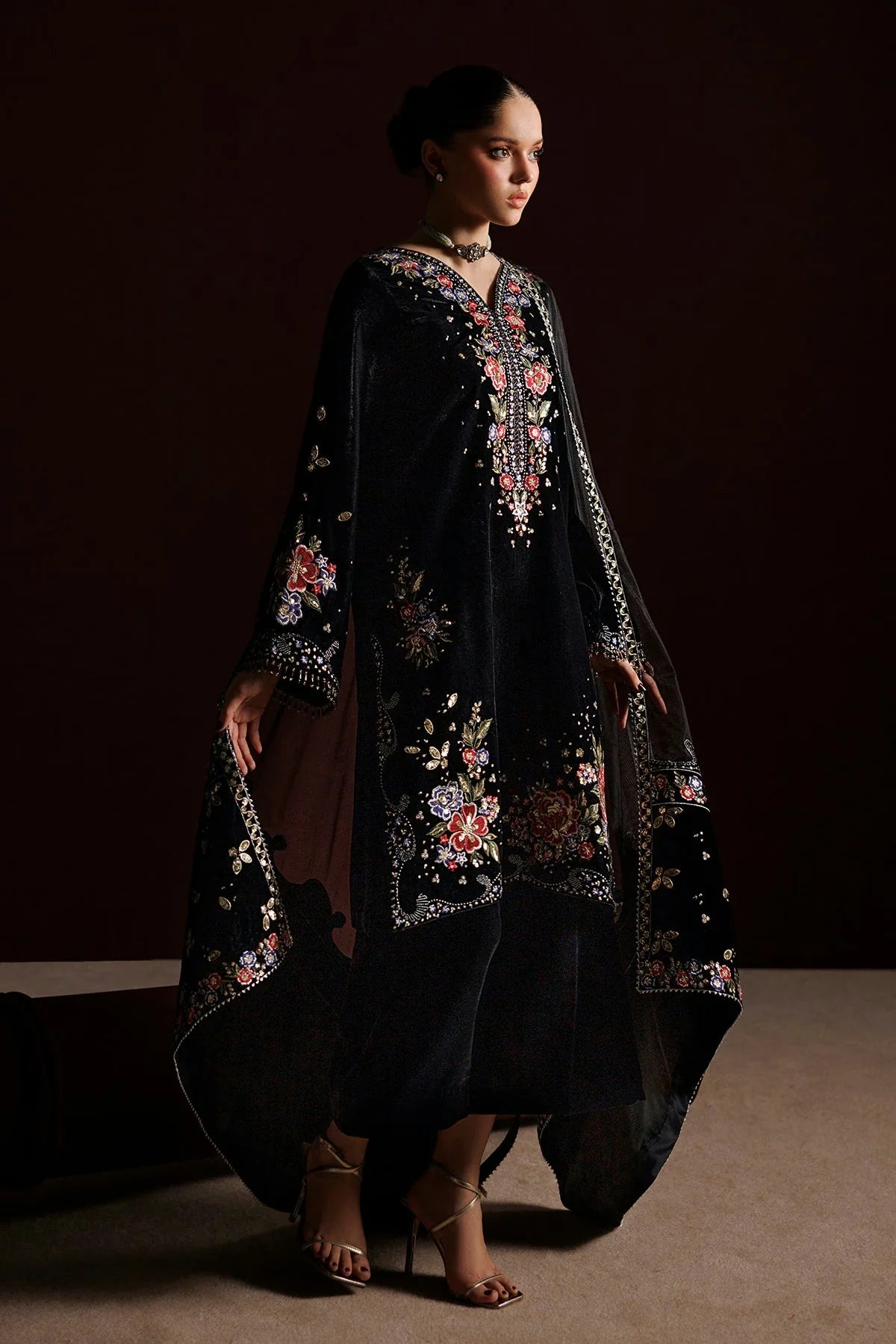 Baroque Unstitched Velvet '26 - EMBROIDERED VELVET F-4552