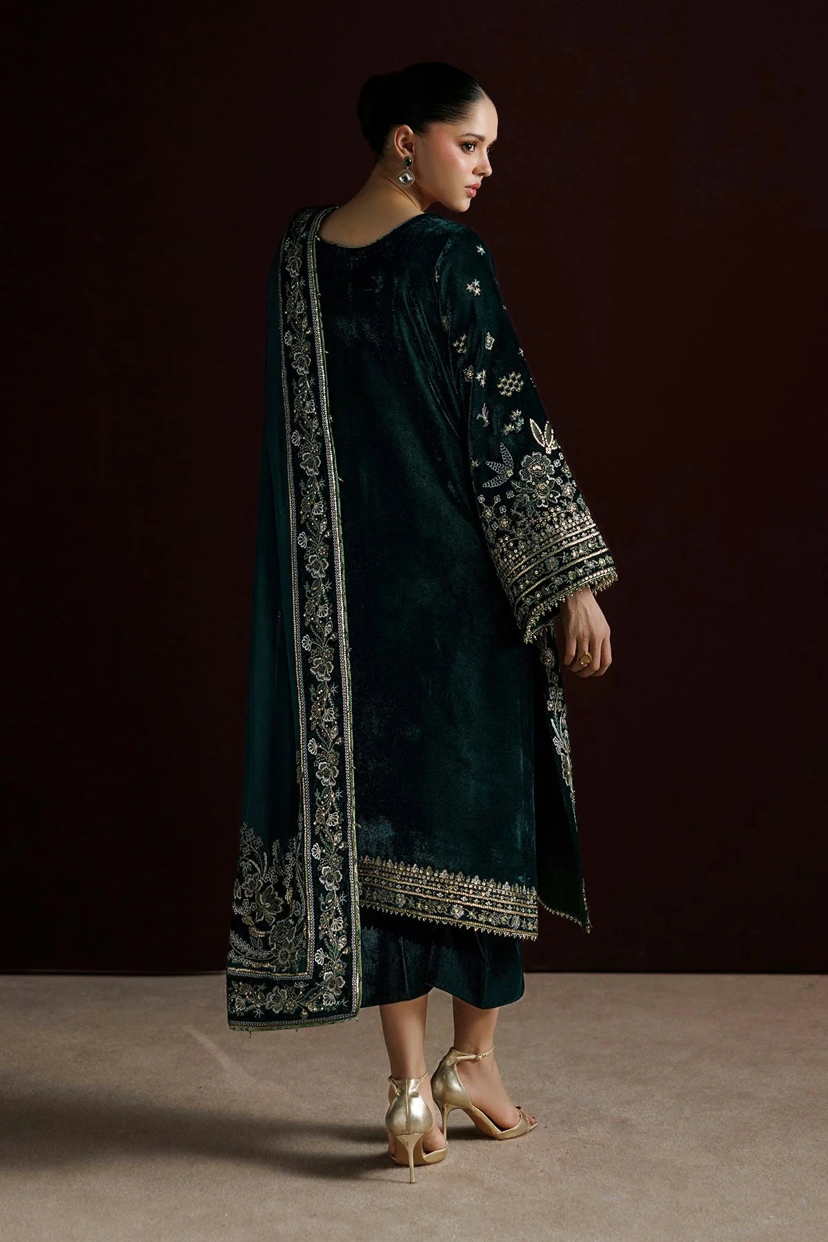 Baroque Unstitched Velvet '26 - EMBROIDERED VELVET F-4554