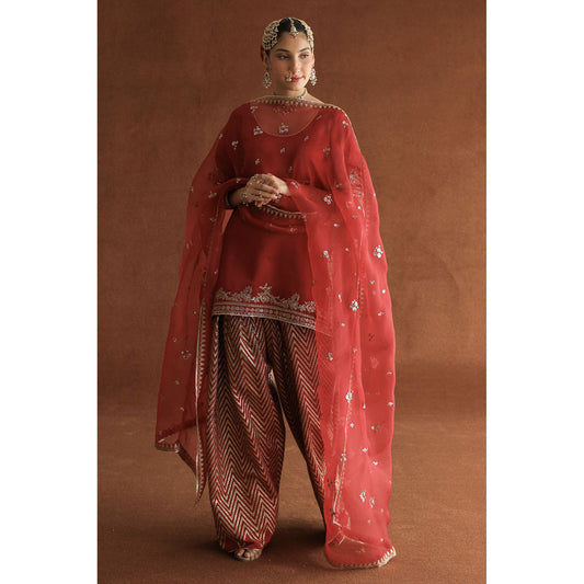 Red Outfit | DYOT