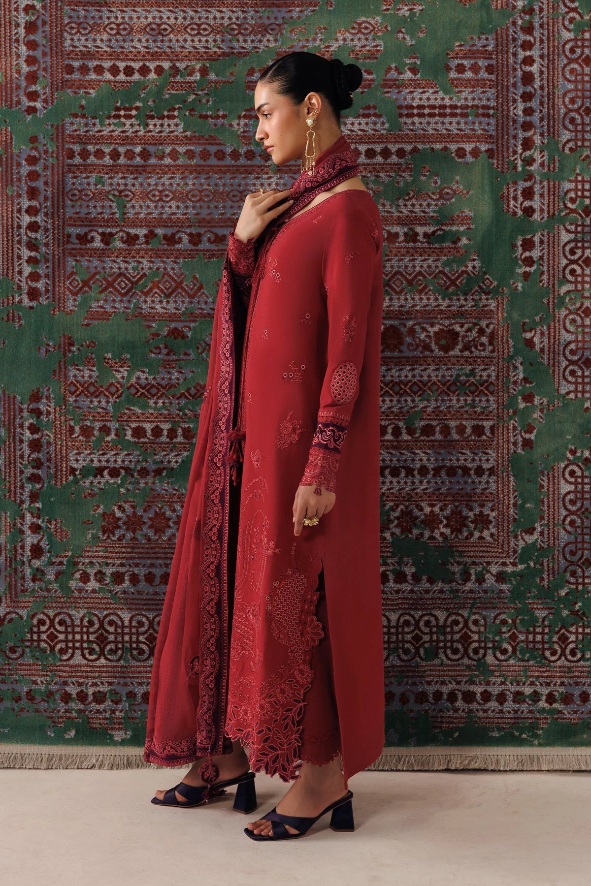 QLW-03 ZAIRA Qalamkar - Qline Linen '26
