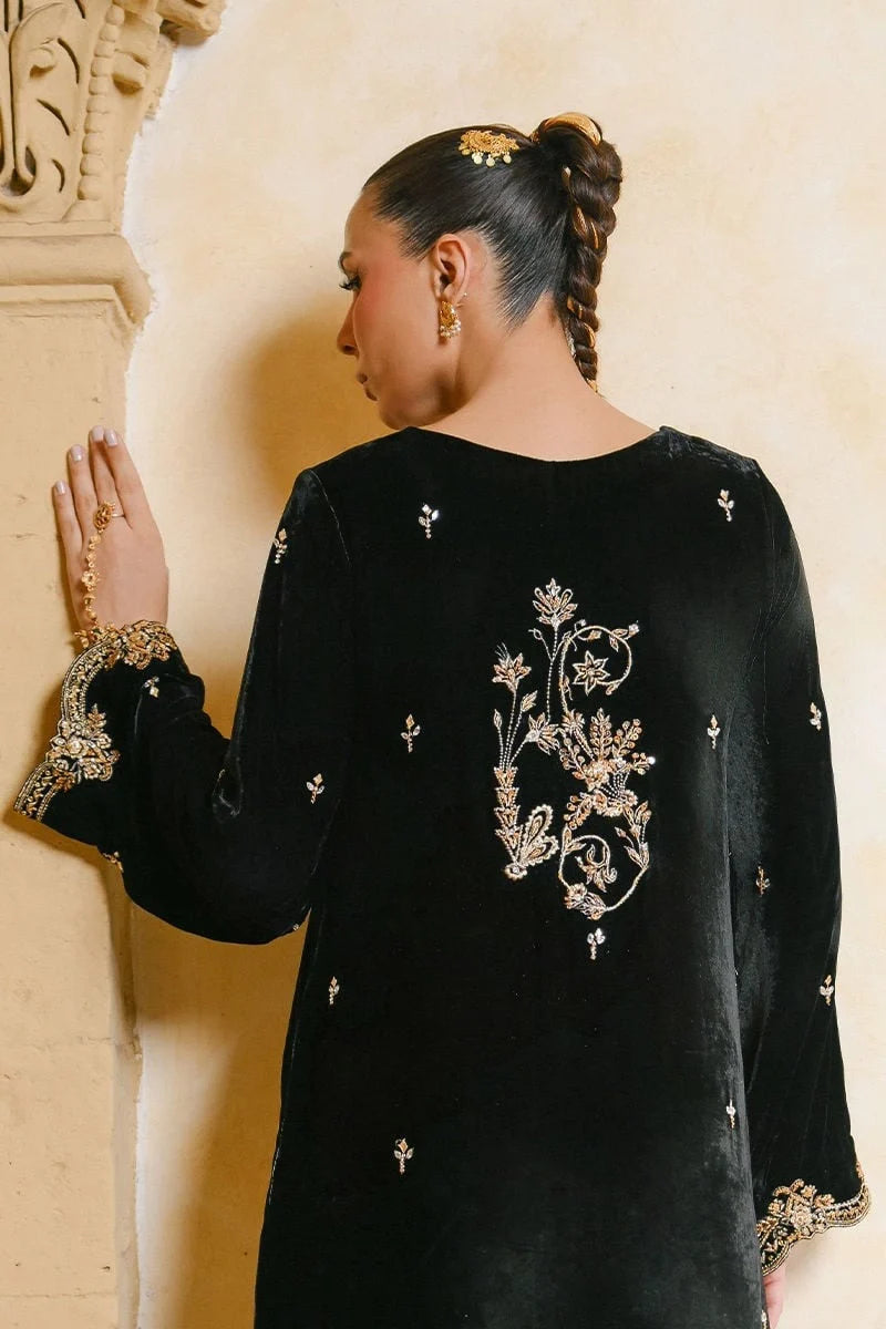 Ansab Jahangir Qissa Luxury Velvets '26 - Khumar Kaftan