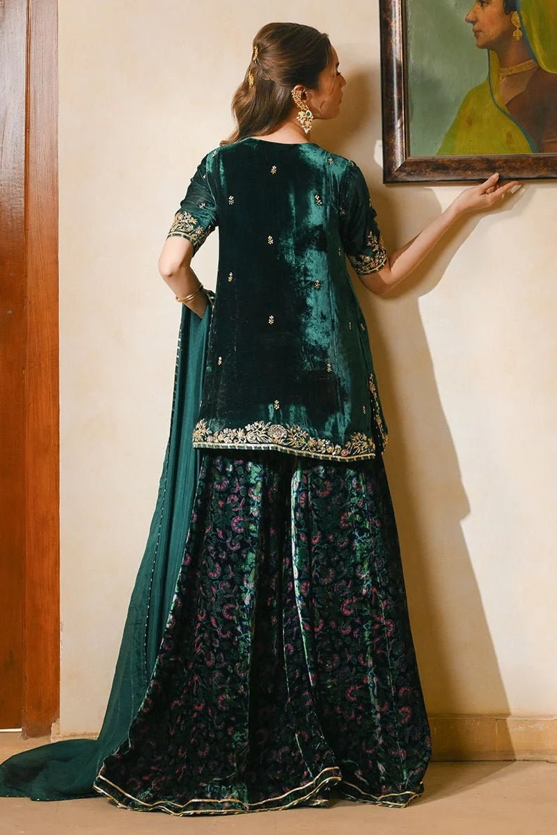 Ansab Jahangir Qissa Luxury Velvets '26 - Saaz Angarkha And Dupatta