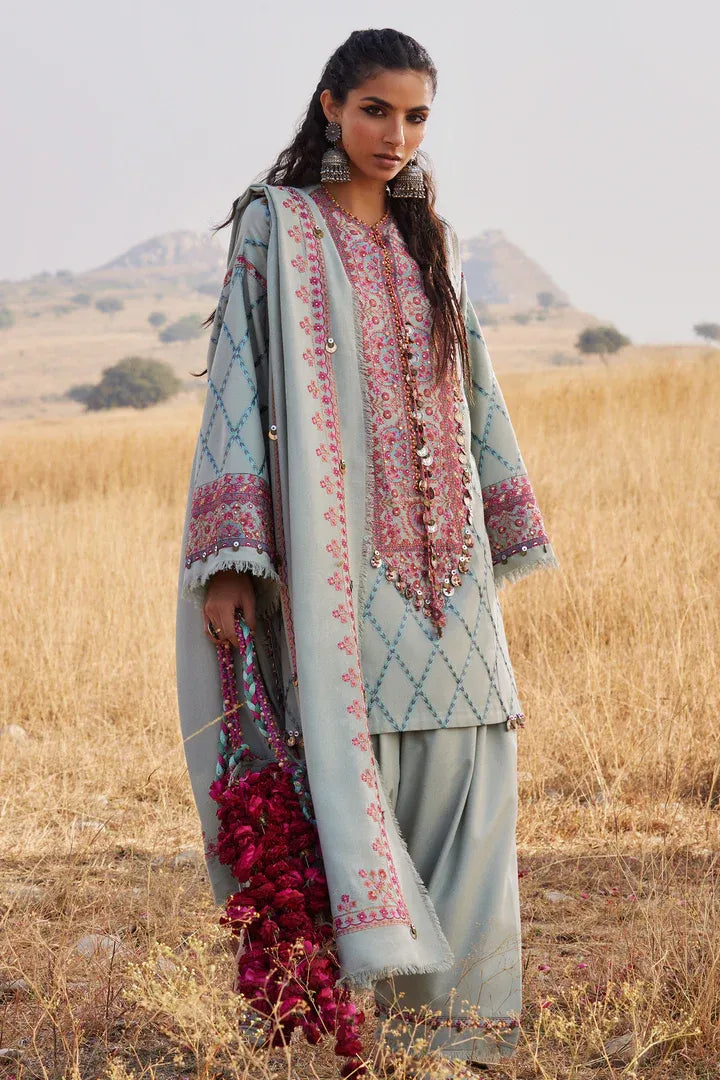 Zaha Winter '25 - Nayab (ZW25-06)