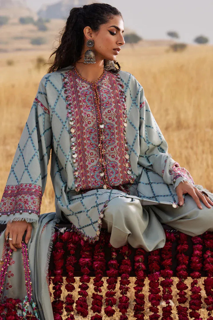 Zaha Winter '25 - Nayab (ZW25-06)