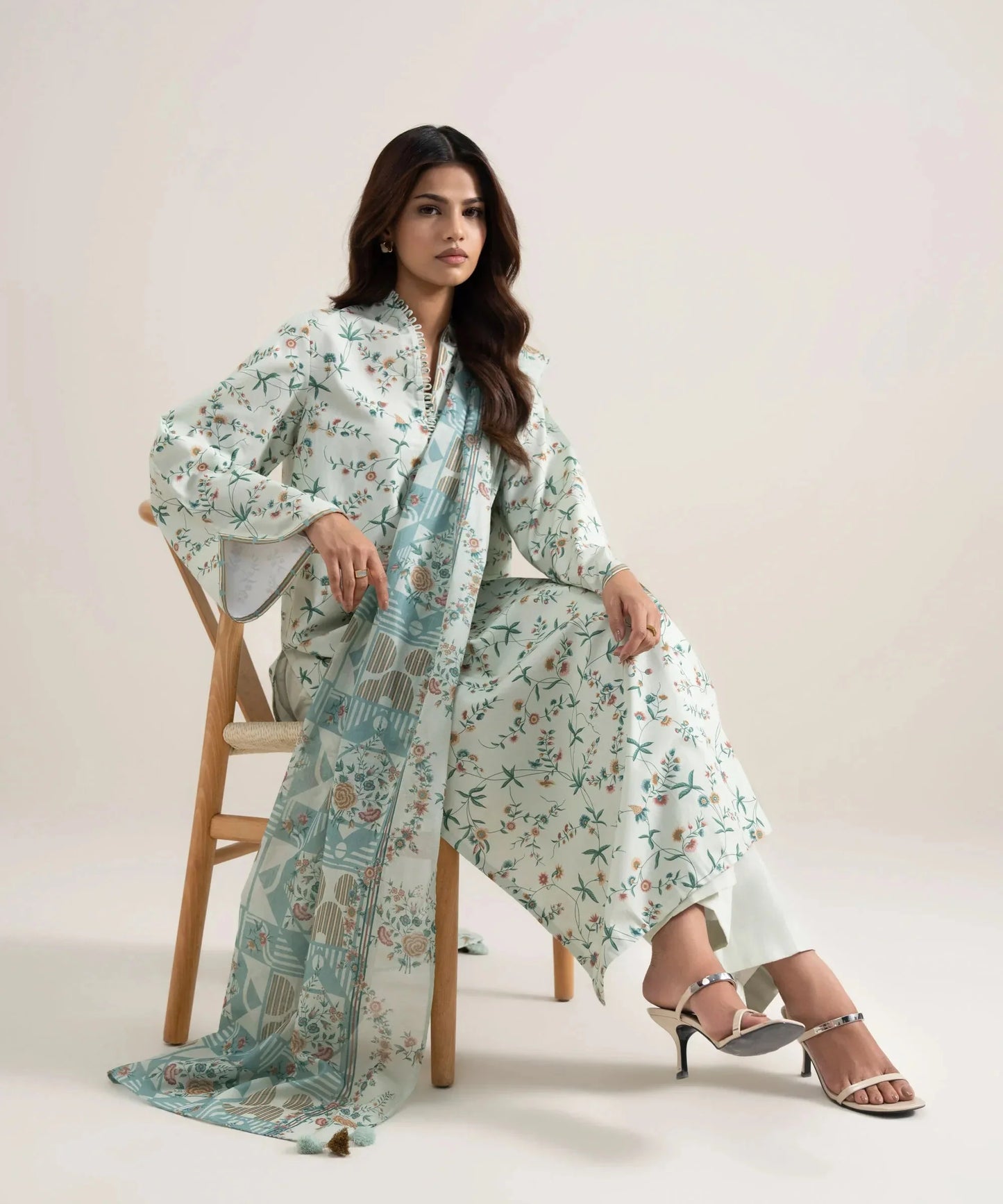 Sapphire Summer '26 - 3 Piece - Embroidered Lawn Suit - 3pdys26v5137