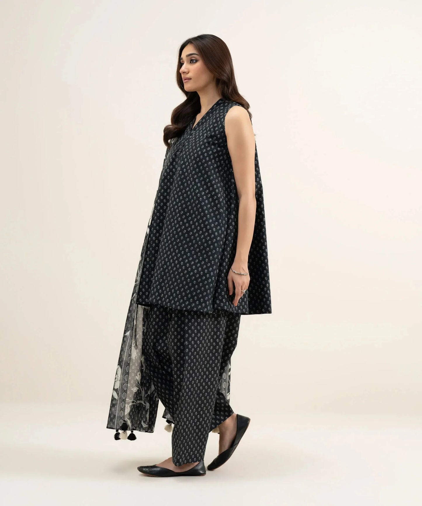 Sapphire Summer '26 - 3 Piece - Embroidered Lawn Suit - U2ddys26v517