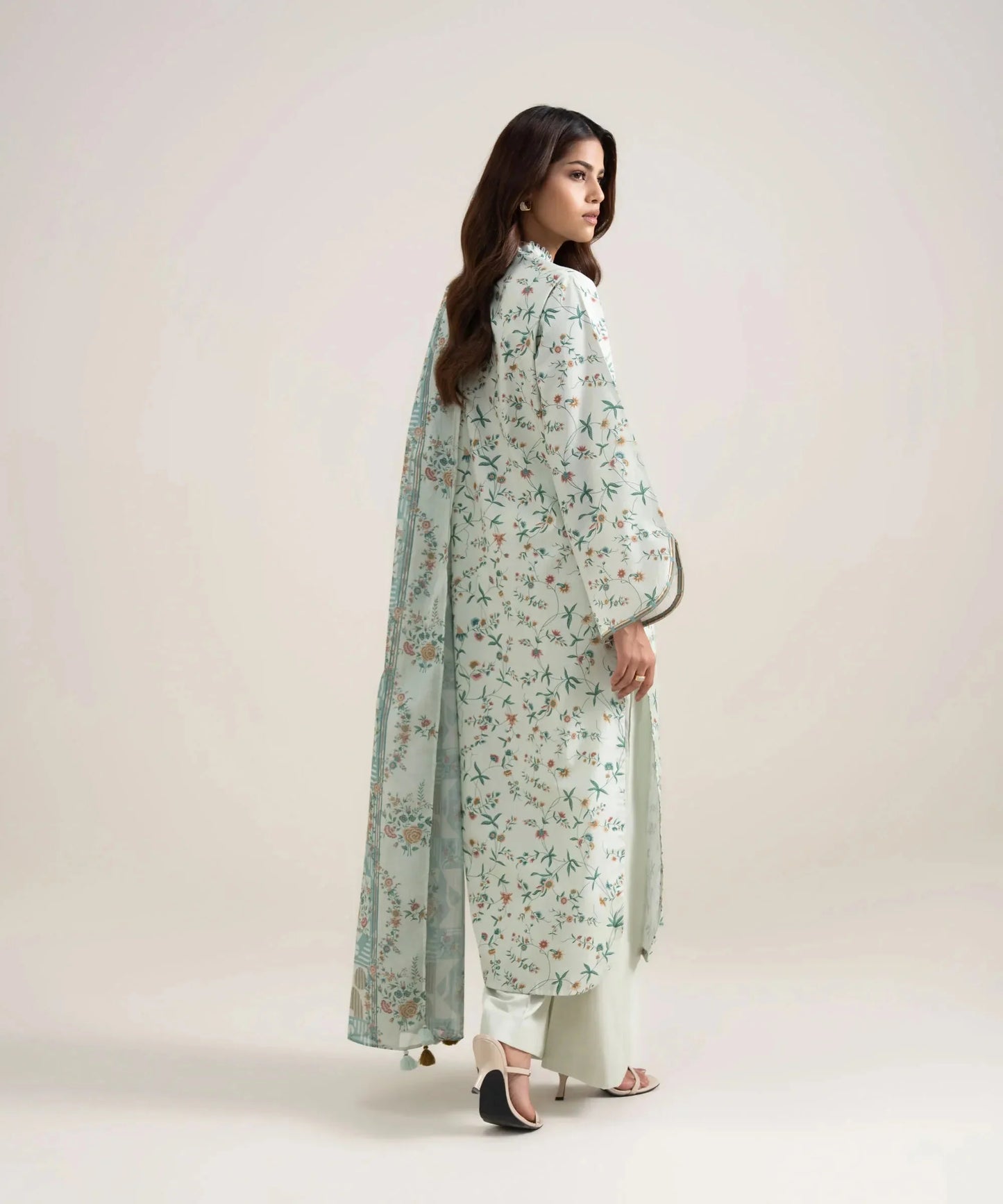 Sapphire Summer '26 - 3 Piece - Embroidered Lawn Suit - 3pdys26v5137